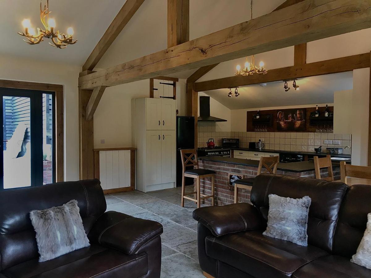 Trelaske Mill Cider Barn-With Hot Tub, Fire Pit Bbq Lewannick Exterior foto